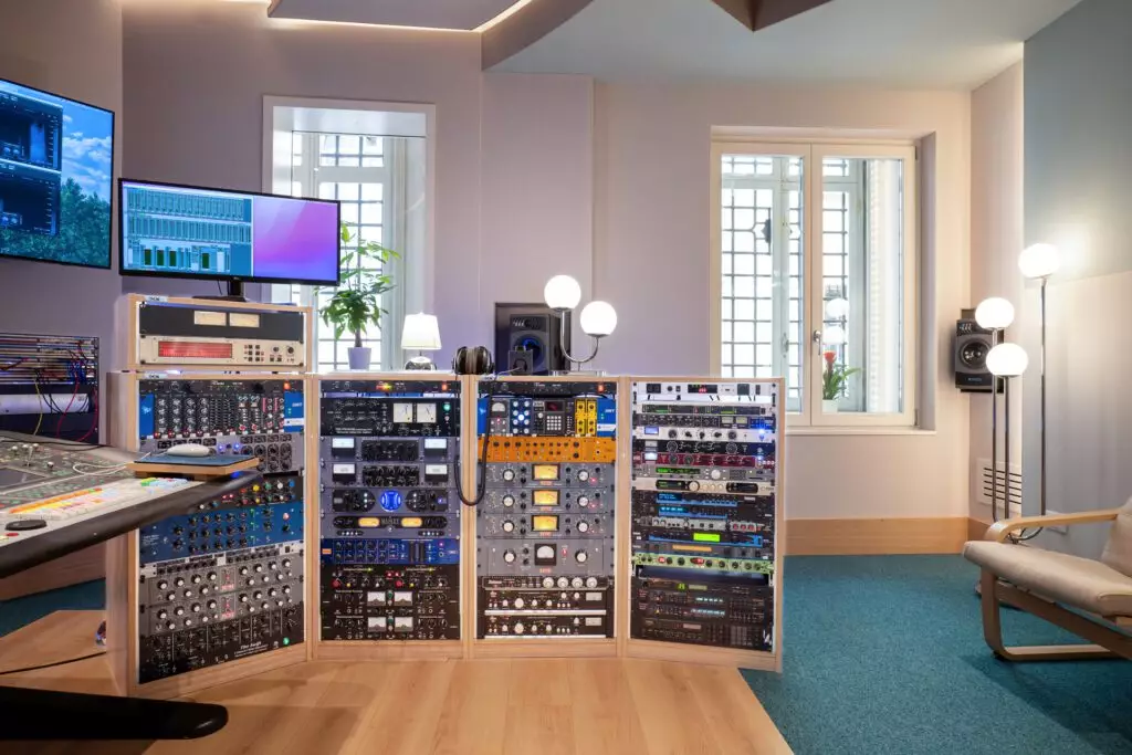 Regia mix stereo, mastering e dolby atmos